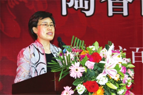 洛陽市委常委、組織部部長，洛陽市關(guān)心下一代工作委員會主任陳向平致辭
