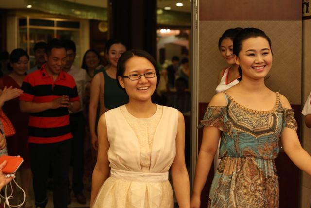 教育廣播主持人登臺(tái)：子楊、悠揚(yáng)