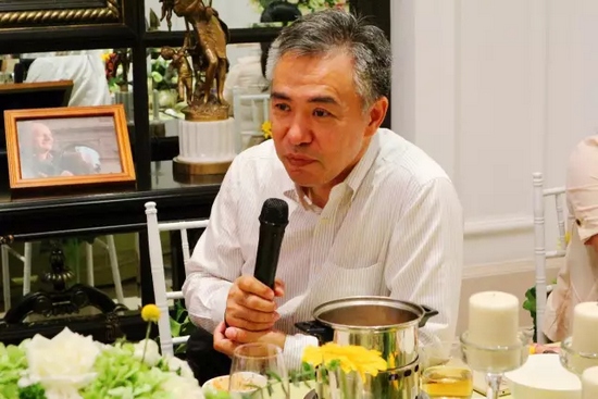 就藝術(shù)品投資收藏、人工智能、基因檢測(cè)等話題，劉東曉博士一一做了分析講解。