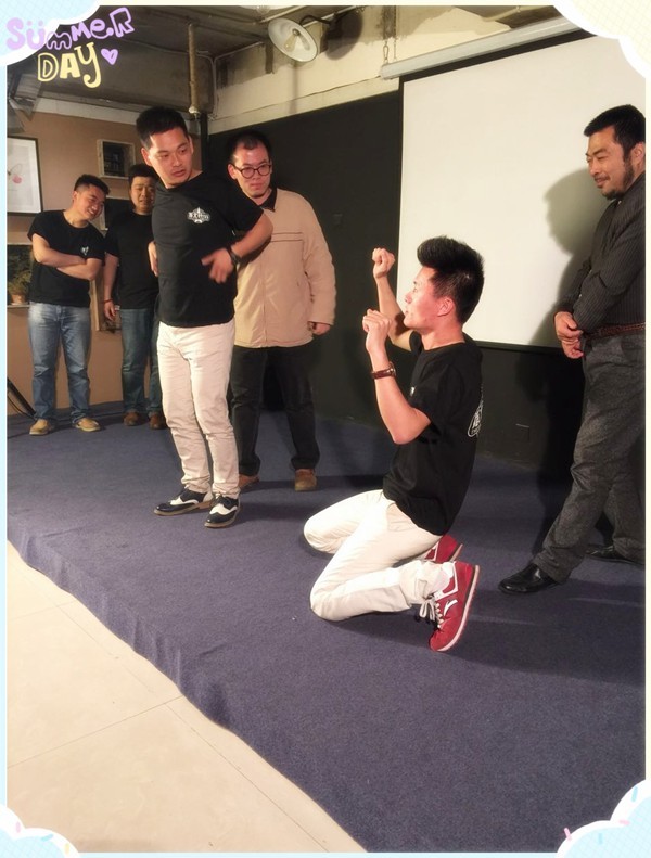 難度增加，連動(dòng)作都由觀眾設(shè)定~行軍打仗中，路飛是有多怕死？