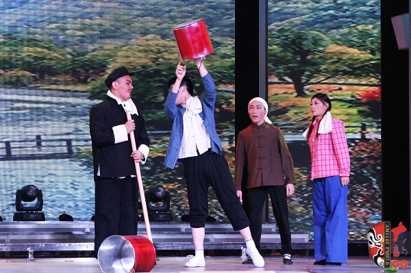 第五場(chǎng)，素雅青年豫劇團(tuán)徐國(guó)言飾老支書
