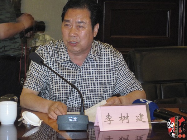 中國(guó)劇協(xié)副主席、河南省劇協(xié)主席、河南豫劇院院長(zhǎng)李樹(shù)建