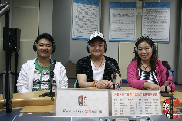 河南方言話語(yǔ)《老湯》主演、著名青年表演藝術(shù)家范軍等正在直播中。。。