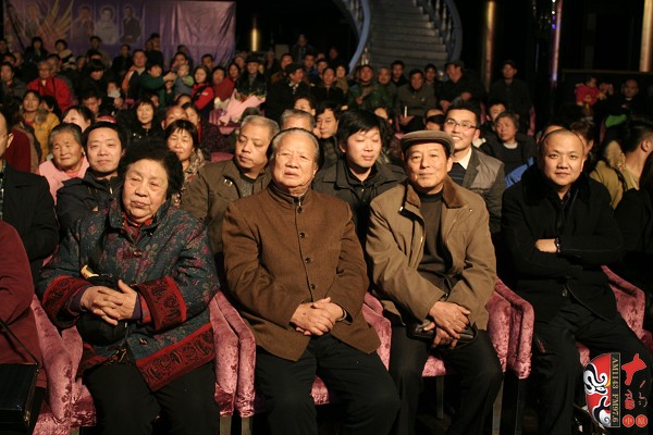 著名豫劇表演藝術(shù)家、小生之帝王素君  著名豫劇表演藝術(shù)家、唐派傳人賈廷聚、楊志禮
