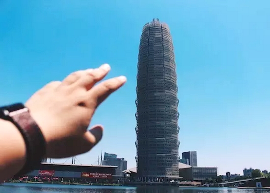 鄭州的新高度，鄭州會(huì)展賓館，高280米。