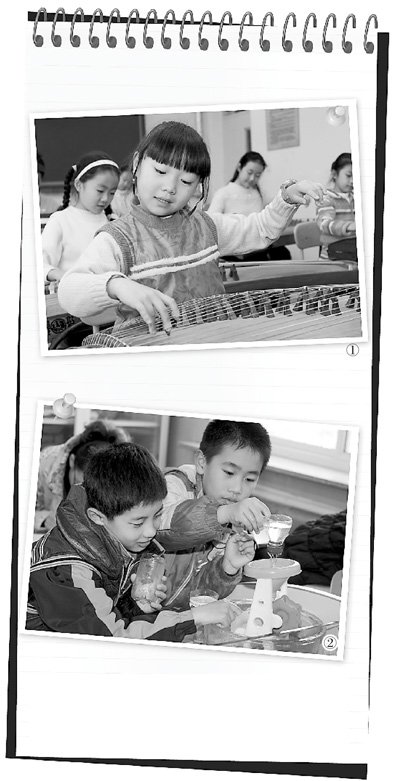 　圖1：鐵路五小古箏社團(tuán)的孩子們正在演奏《高山流水》，圖2：科學(xué)課上，孩子們正在探索水的秘密。