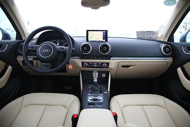 全新奧迪A3五門(mén)兩廂Sportback車(chē)型內(nèi)飾設(shè)計(jì)