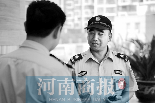 現(xiàn)在的劉阿春，在鄭州一家酒店當(dāng)保安經(jīng)理