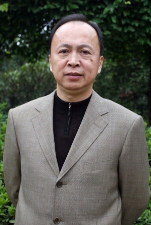 2007年11月5日，十七大黨代表湘西自治州州委書記童名謙。