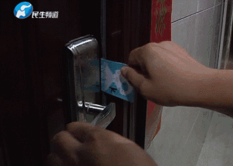 驚！一張卡片秒開防盜門 你家的門還安全嗎？