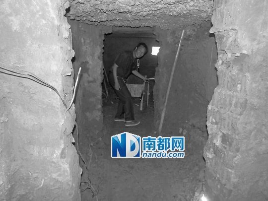 昨日，工人在地宮內(nèi)。CFP圖片