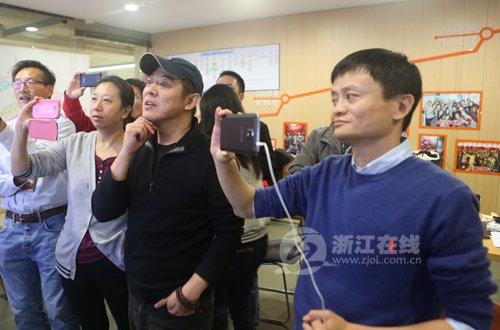 李連杰現(xiàn)身阿里巴巴，助陣雙十一。