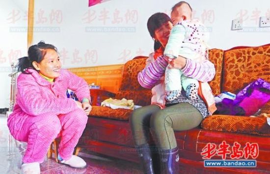 一位嫁給村民的外籍女孩認為她們的主要作用其實是生孩子。