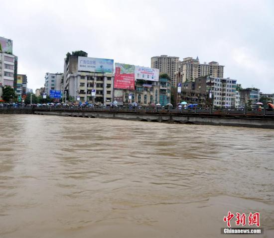 7月15日，貴州湄潭縣普降大到暴雨，遭受二十年一遇的洪澇災(zāi)害。