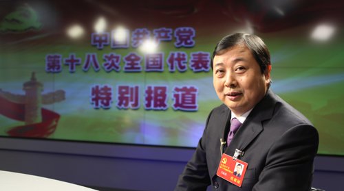 十八大代表，江蘇省江陰市華西村黨委書記、華西集團(tuán)董事長吳協(xié)恩