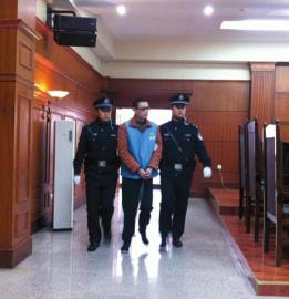 趙勇被帶上法庭。