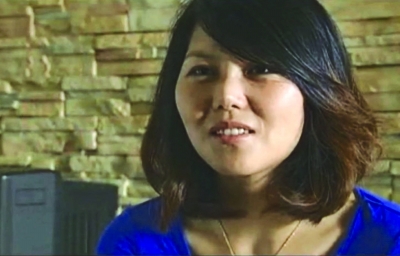 靳冰發(fā)現(xiàn)自己和杜家女兒長得很像。