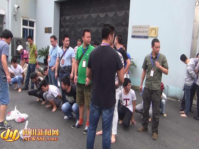 公安局管抓捕詐騙公司現(xiàn)場（警方視頻截圖）。