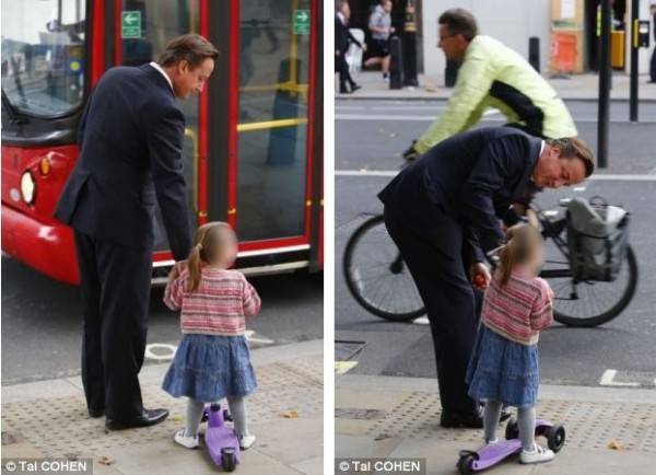 英國首相卡梅倫步行送女兒上幼兒園。
