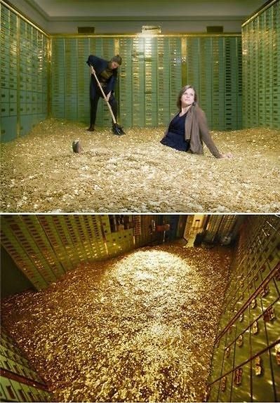 瑞典網(wǎng)店推出“金錢浴”，800萬(wàn)枚硬幣堆成金“浴池”。