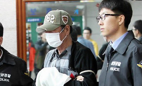 資料圖片：韓國檢方和警方聯(lián)合調(diào)查本部15日對“世越”號客輪的15名船員進行逮捕起訴。