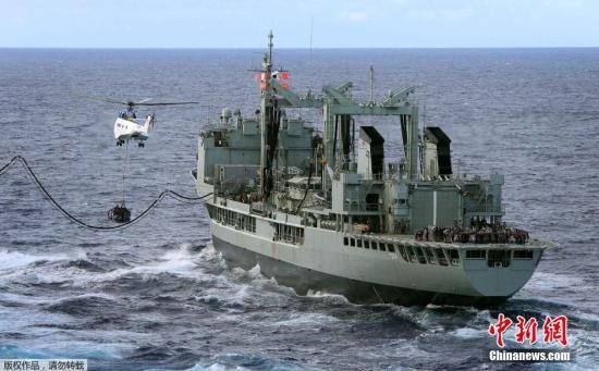 資料圖:2014年4月15日，澳大利亞珀斯，各國繼續(xù)執(zhí)行MH370搜尋任務(wù)。當(dāng)日共有9架軍用飛機(jī)，2架民用飛機(jī)和11艘船只協(xié)助搜尋MH370。