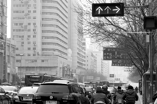新交規(guī)“黃恐”引發(fā)擁堵？ 這個(gè)真的有！