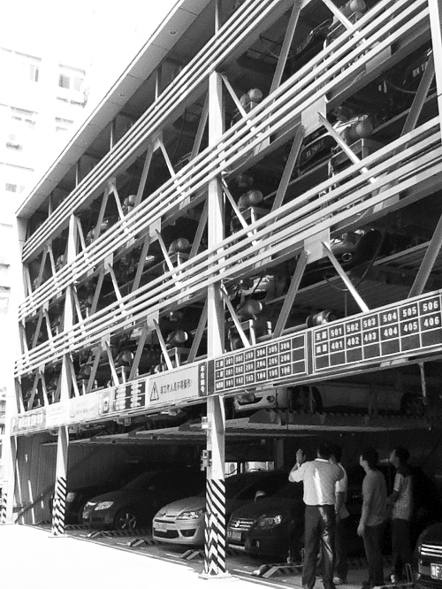 　鄭州新建的28座立體車庫，多數(shù)沒有規(guī)劃許可證
