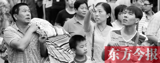 家長親自送孩子上大學，最主要的原因還是擔心孩子的安全問題