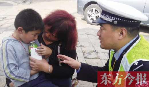昨日，5歲的男孩獲救后，向民警講述被拐經(jīng)過。