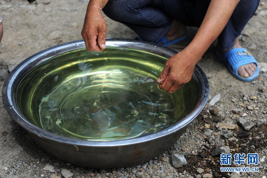 地下水成“綠茶”　污染二十多年該誰治？