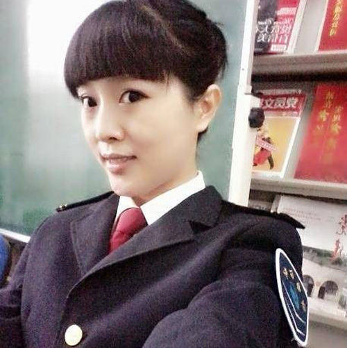 濟(jì)南女公交司機走紅