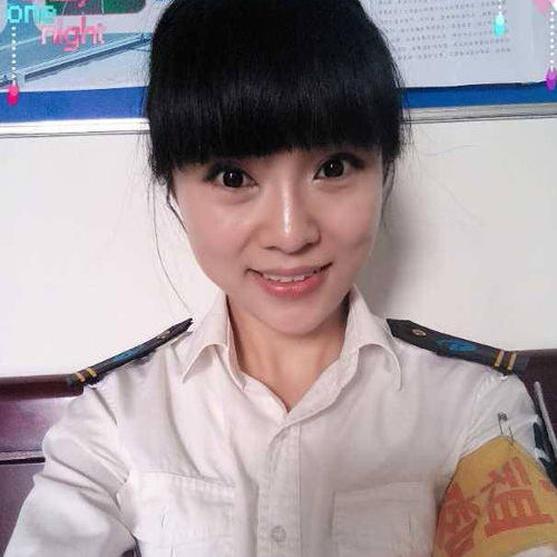 濟(jì)南女公交司機走紅