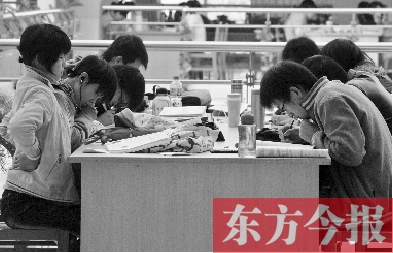 專家認為，內(nèi)地高校對學(xué)生創(chuàng)造性、自主性的培養(yǎng)不及港校