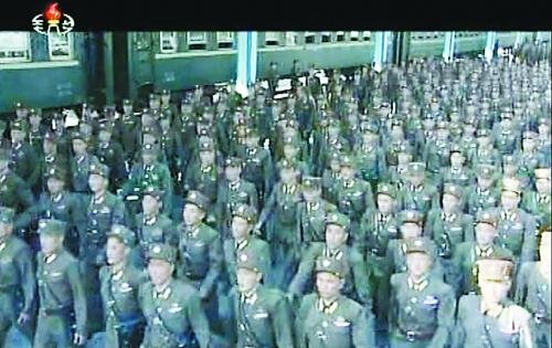 約2萬(wàn)名朝鮮朝鮮人民軍基層軍官近日陸續(xù)抵達(dá)平壤，準(zhǔn)備出席軍方大會(huì)。