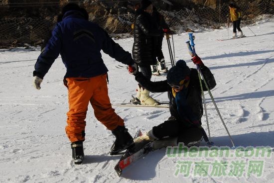 全家滑雪總動(dòng)員 甘山優(yōu)惠大放送