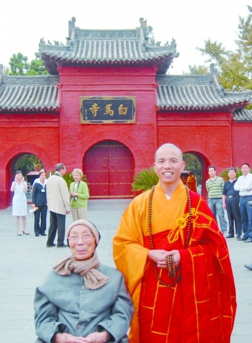 邵逸夫百歲游河南：龍門石窟、白馬寺曾留下足跡