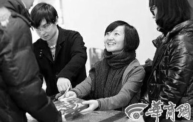 1月19日，柴靜在西安簽售新書《看見》時和讀者交流。