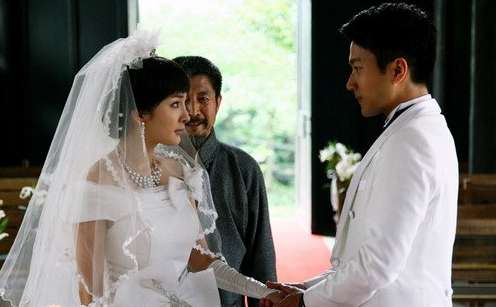 楊冪劉愷威婚紗造型。