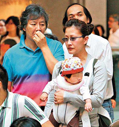 陳慧珊和老公鐘家鴻、女兒