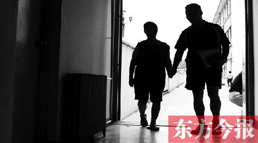 生活節(jié)奏加快，再加上工作壓力大，現(xiàn)在年輕人很容易忽略退休在家、更需要關(guān)心的老人 記者 張曉冬/圖