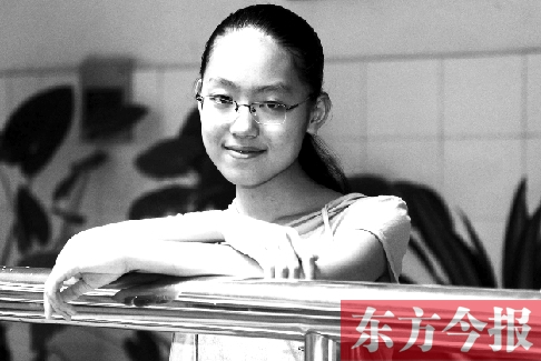 祁瑩就讀于鄭州外國(guó)語中學(xué)，她的夢(mèng)想是當(dāng)一名外交官 邱琦/圖