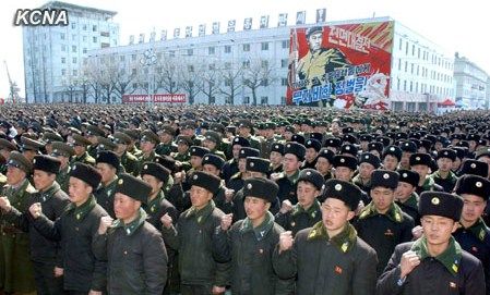 朝鮮黃海北道、咸鏡南道和南浦市11日舉行軍民大會(huì)，支持朝鮮人民軍最高司令部發(fā)言人聲明。