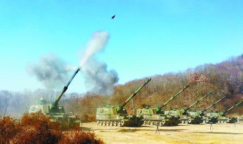 延坪島炮擊事件3周年之際，朝韓間口水仗不斷。圖為韓軍21日舉行應對挑釁訓練。