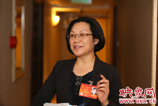 全國人大代表、商丘市實(shí)驗(yàn)小學(xué)校長高阿莉做客映象網(wǎng)兩會微視。