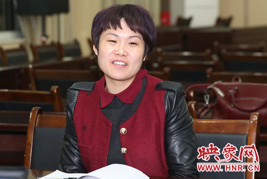 “焦裕祿式好干部”楊艷敏接受采訪。