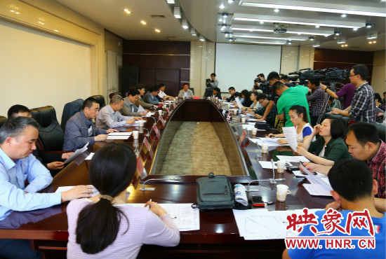 鄭州三環(huán)快速化工程通車新聞發(fā)布會現場。