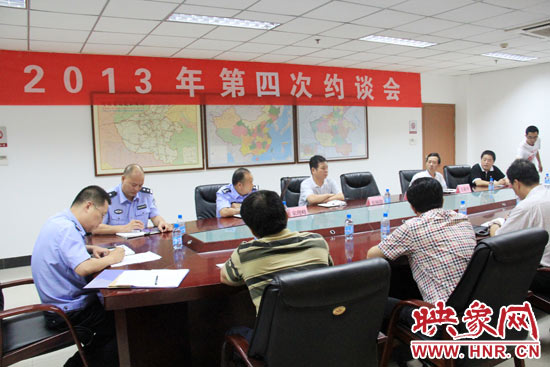 7月4日，河南省公安廳高速交警總隊聯(lián)合有關(guān)部門，對9家多次違法的企業(yè)所屬車輛嚴(yán)重違法情況進(jìn)行通報。