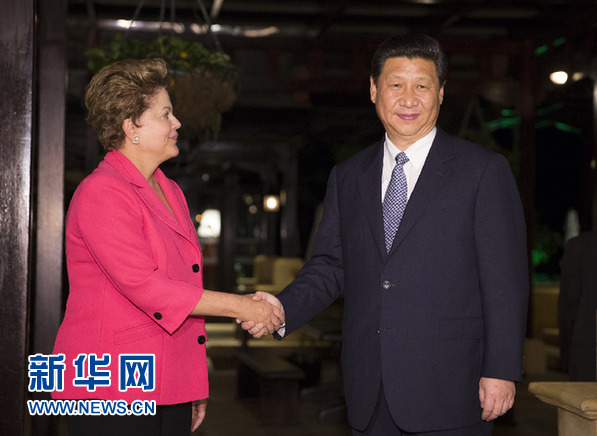3月27日，國家主席習(xí)近平在南非德班會見巴西總統(tǒng)羅塞夫。新華社記者 蘭紅光 攝