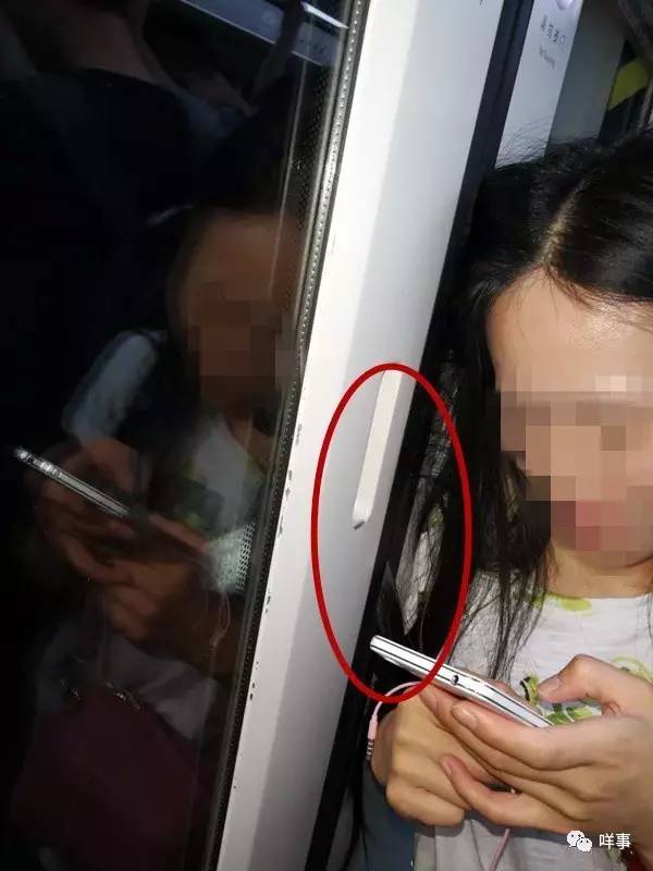 廣州一女子在車門將關(guān)時沖進車廂 長發(fā)被活活夾住